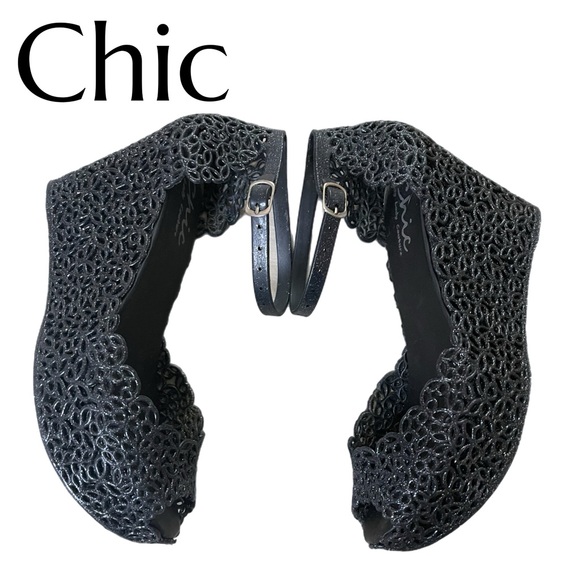 Chic Platform Wedge Black Lace Glamorous Sandal by Lady Couture in size 9 - Picture 11 of 17